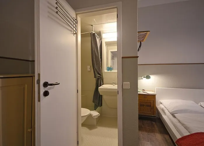 Mit 2 Baedern شقة برلين