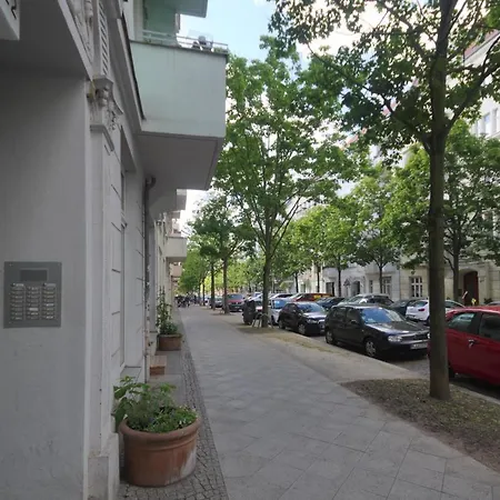 Mit 2 Baedern * Berlin
