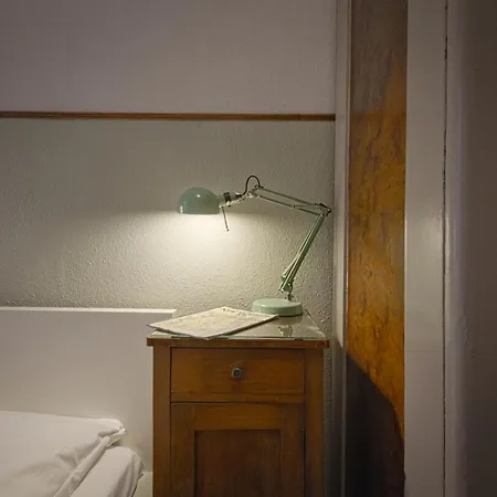 Mit 2 Baedern * Berlin