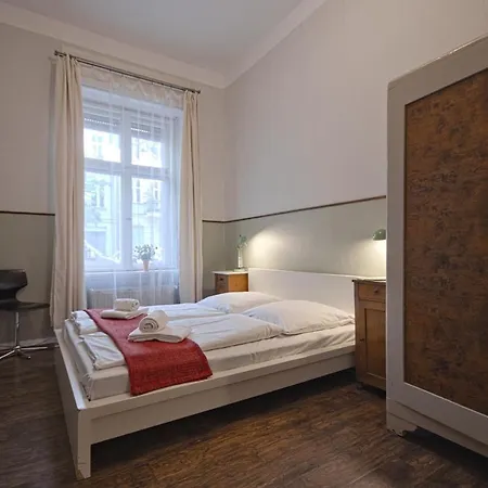 Appartamento Mit 2 Baedern Berlino